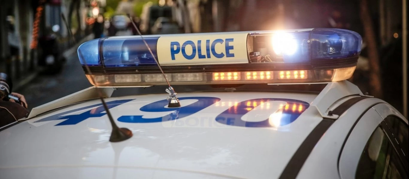 ΕΛ.ΑΣ: Συνελήφθησαν δύο αλλοδαποί που «ρήμαζαν» σταθμευμένα αυτοκίνητα στα νότια προάστια